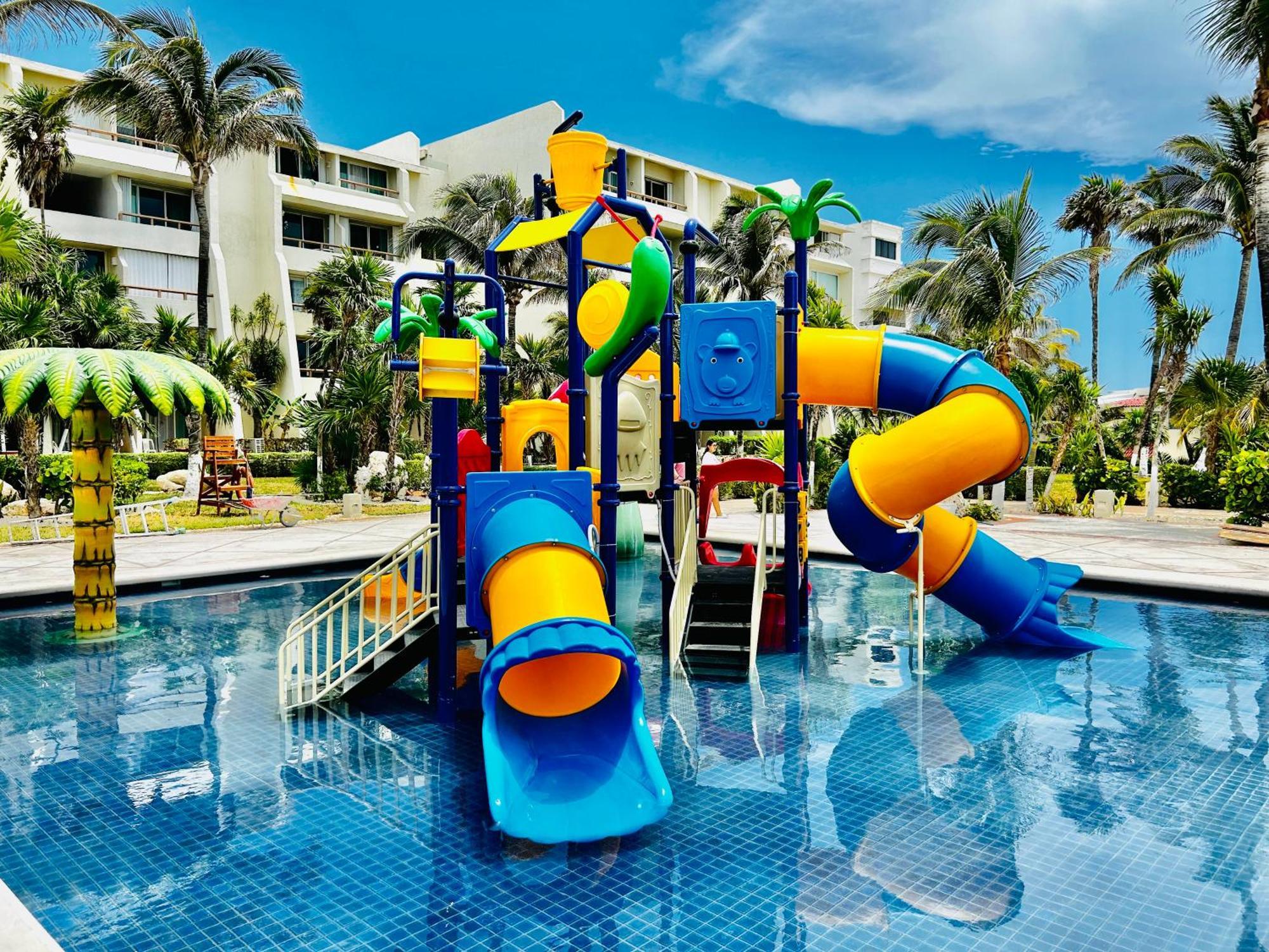 Solymar Condos On The Beach Cancun Exterior photo